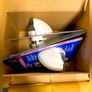 CLEARANCE!! Box of 3 Leviton LED Night Lights w/ Auto On and Off. Brand New!